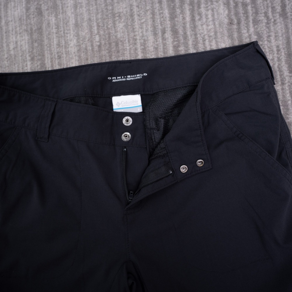 Columbia Capri Pants Womens 8 Black Excellent Omni-Shield Hiking Outdoor - Picture 8 of 9